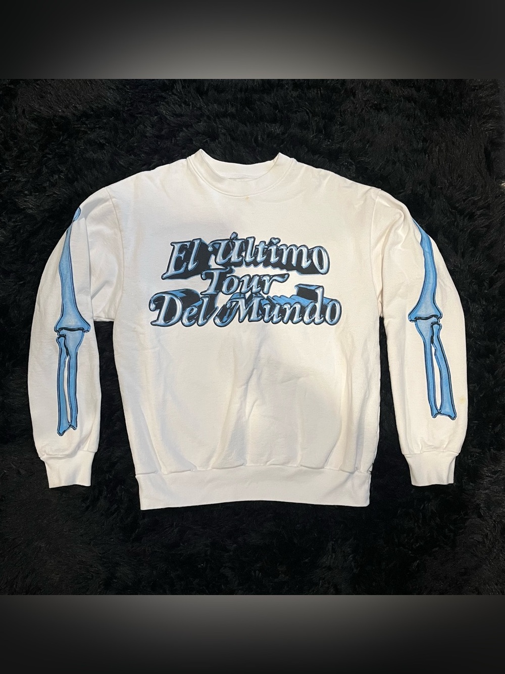 Bad Bunny “El Ultimo Tour Del Mundo” Crewneck